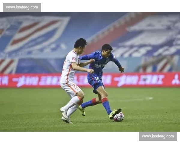 手术刀切球:足球场上的致命艺术与科学